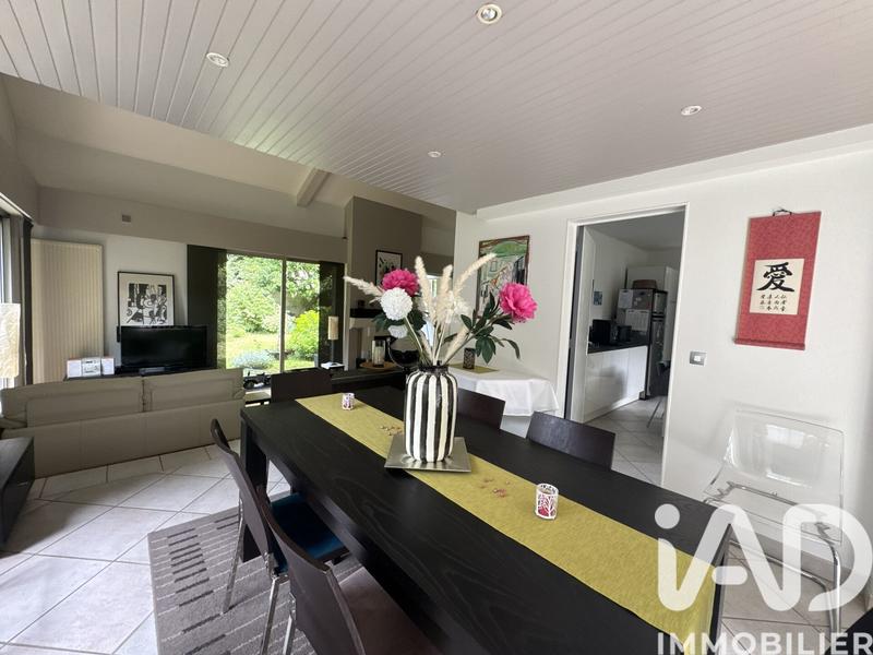 Maison - 245 m² - 9 pièces