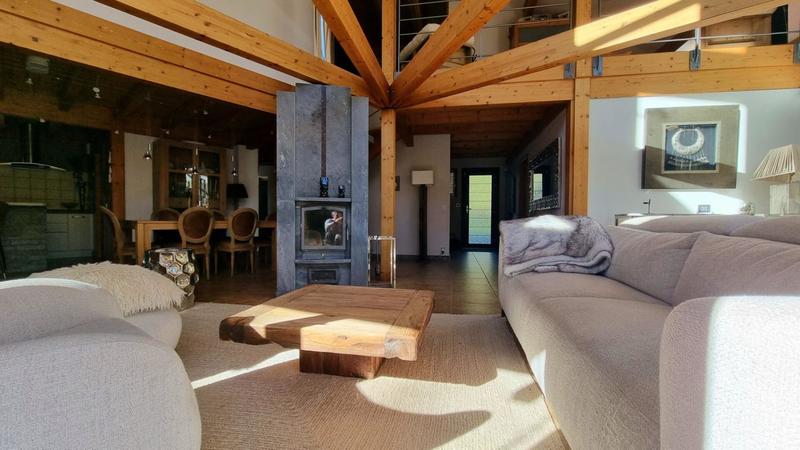 Maison - 250 m² - 9 pièces