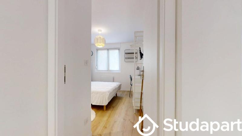 Chambre - 11 m² - 1 pièce