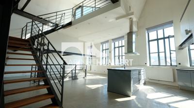 Loft - 177 m² - 5 pièces