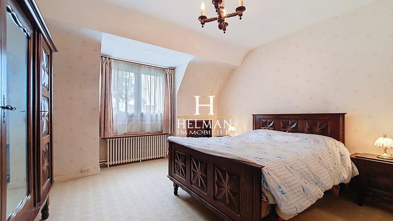 Maison - 245 m² - 10 pièces