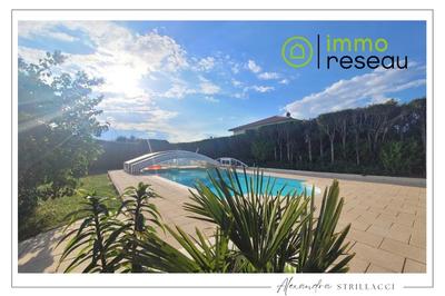 Maison - 190 m² - 8 pièces