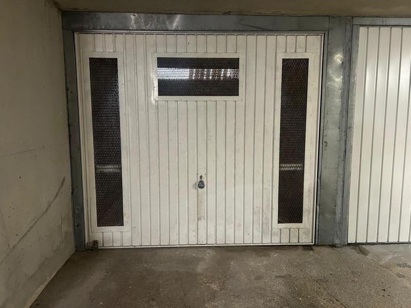 Parking / Garage - 11 m²