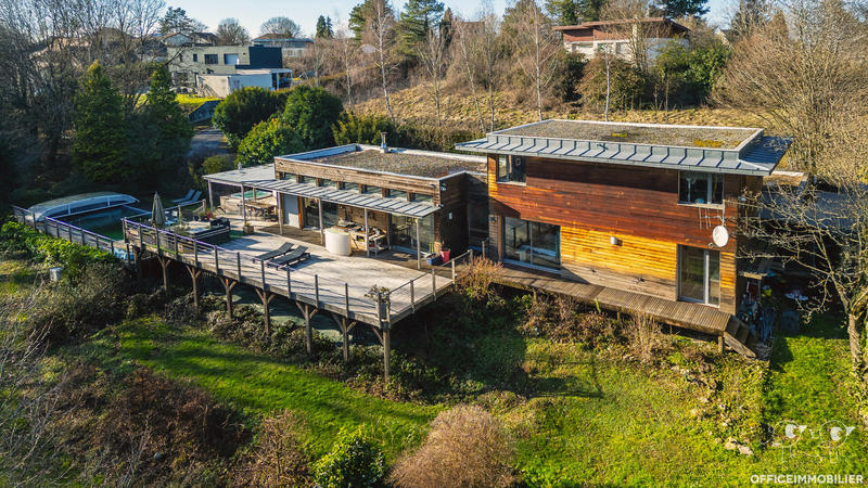 Maison - 202 m² - 7 pièces