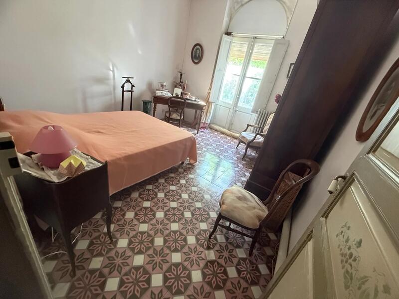 Propriété - 237 m² - 7 pièces