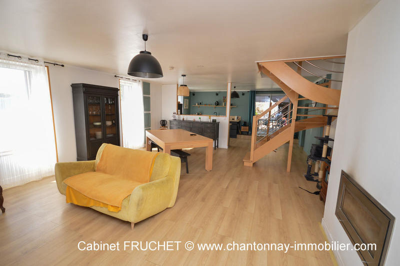 Maison - 232 m² - 6 pièces