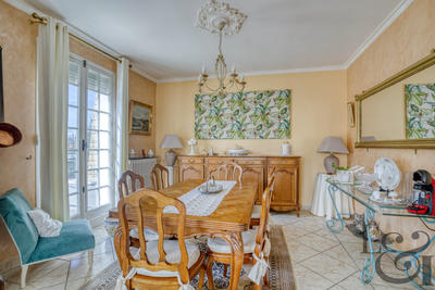 Maison - 197 m² - 7 pièces