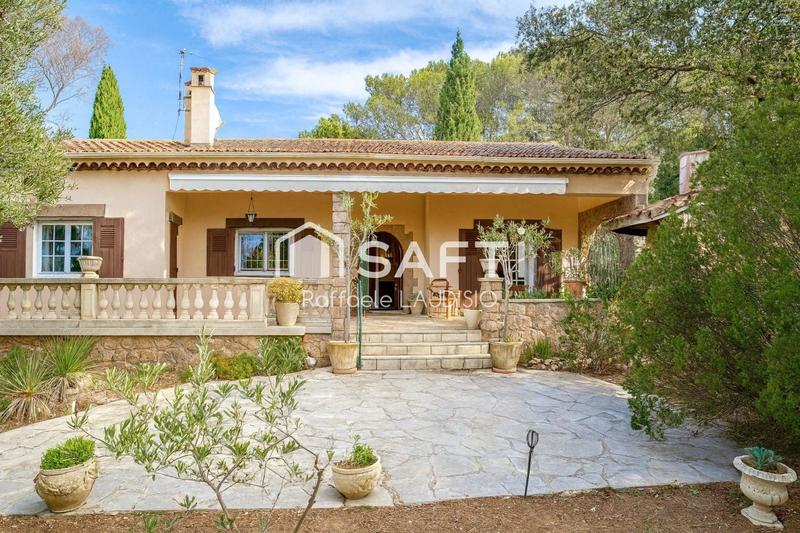 Maison - 210 m² - 6 pièces