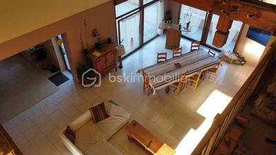 Propriété - 284 m² - 10 pièces