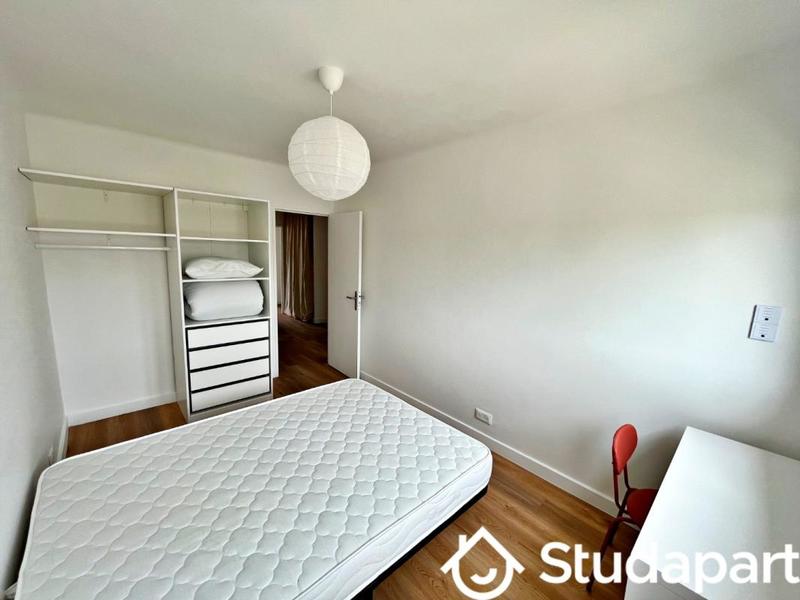Chambre - 10 m² - 1 pièce