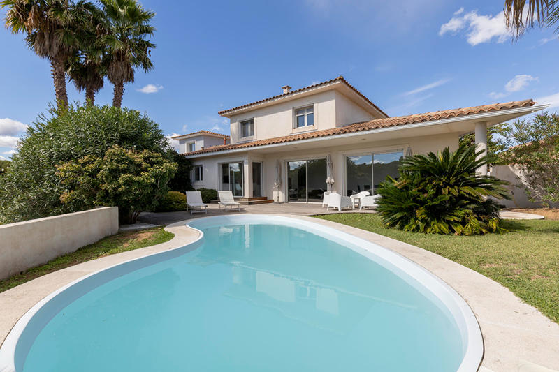 Maison - 143 m² - 4 pièces