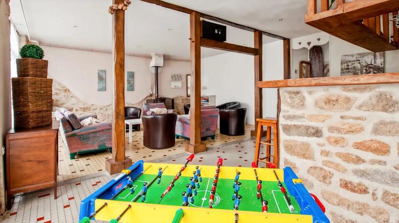 Propriété - 469 m² - 16 pièces