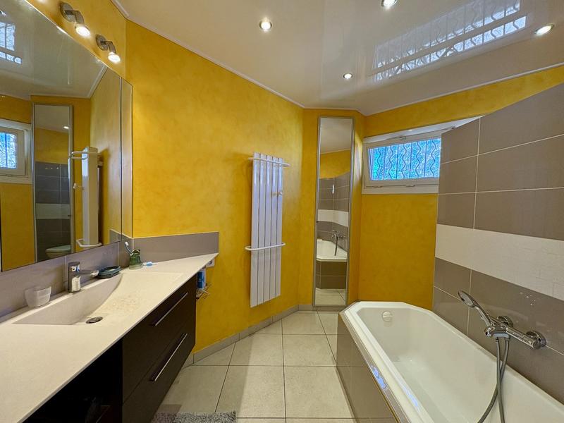 Maison - 140 m² - 5 pièces