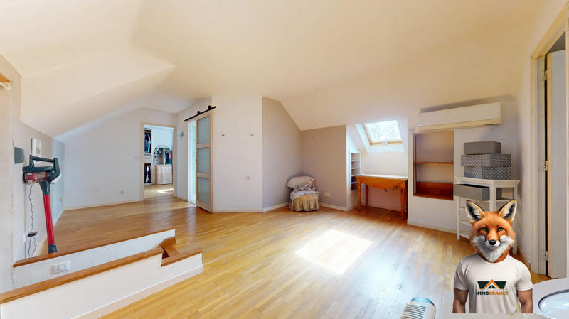 Maison - 230 m² - 9 pièces