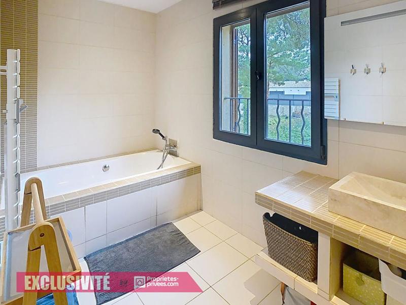 Maison - 200 m² - 6 pièces