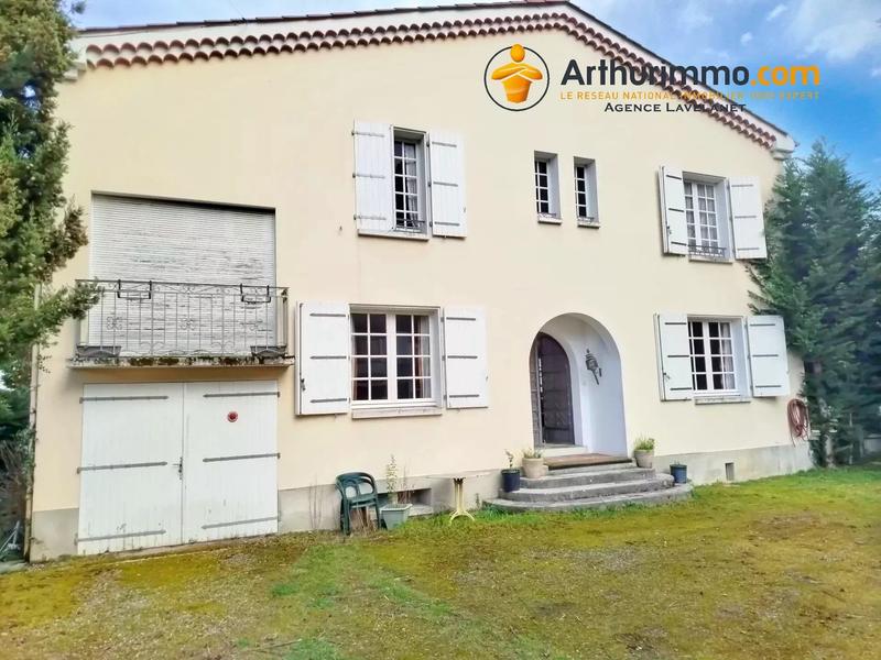 Maison - 275 m² - 10 pièces