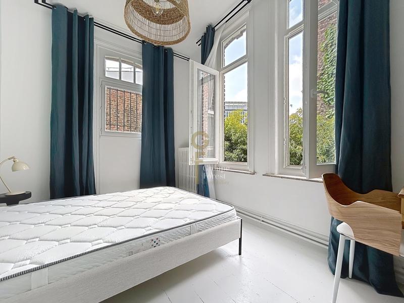 Maison - 252 m² - 9 pièces