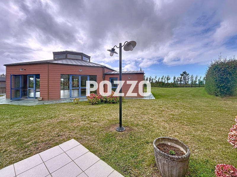 Maison - 394 m² - 16 pièces