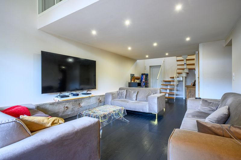 Maison - 210 m² - 6 pièces