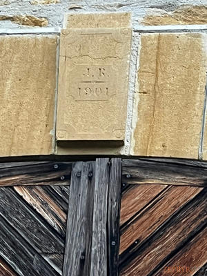 Maison ancienne - 243 m² - 2 pièces