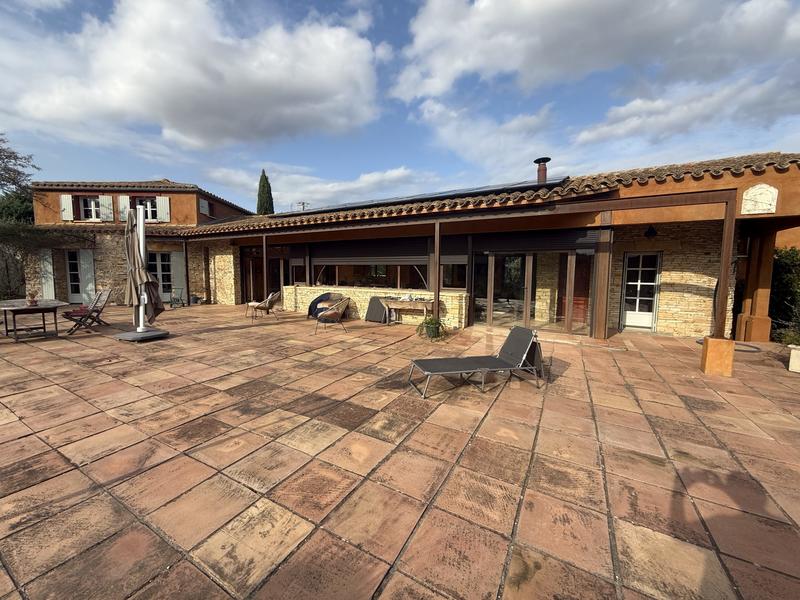 Villa - 215 m² - 5 pièces