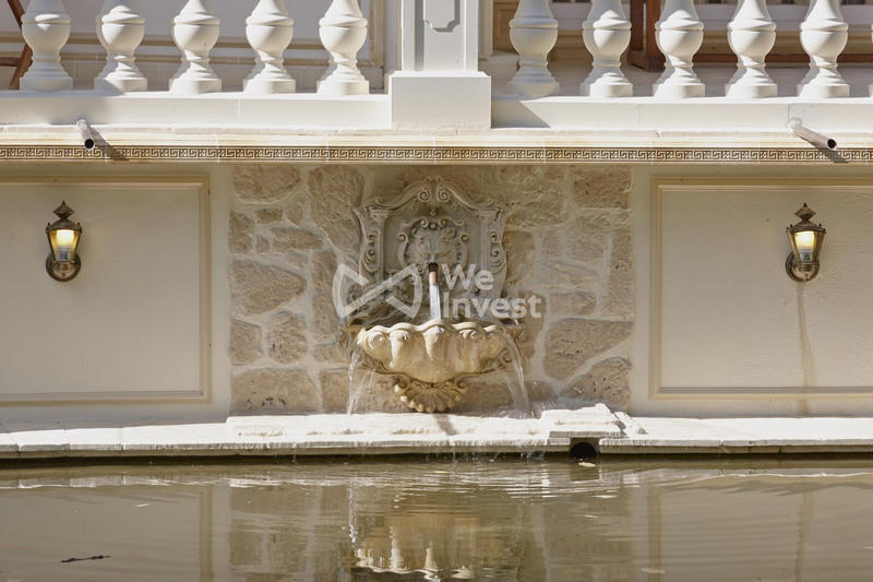 Villa - 296 m² - 9 pièces