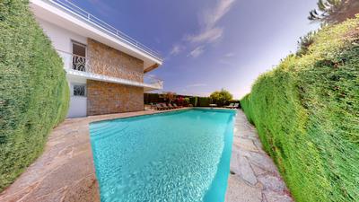 Villa - 235 m² - 7 pièces