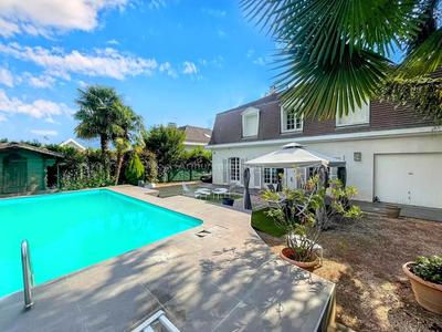 Maison - 189 m² - 7 pièces