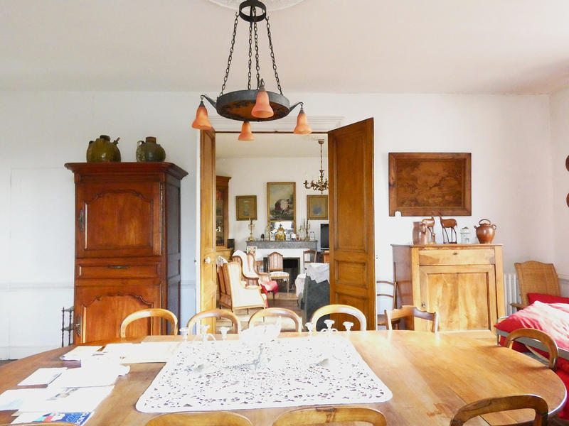 Maison - 360 m² - 12 pièces