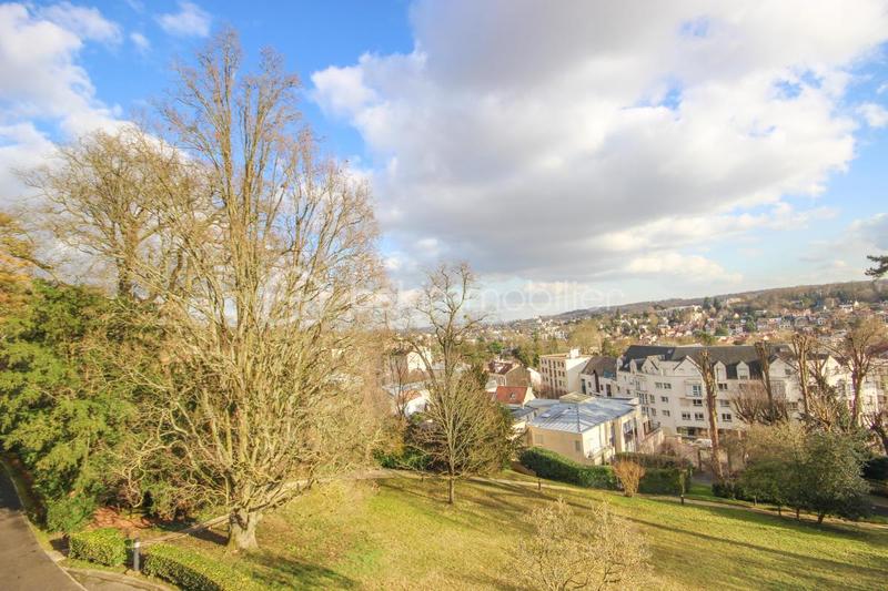 Appartement - 105 m² - 4 pièces