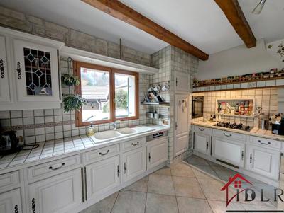 Maison - 290 m² - 9 pièces