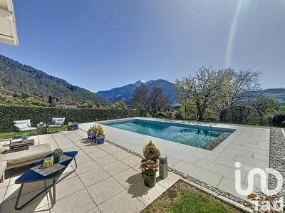 Maison - 195 m² - 6 pièces