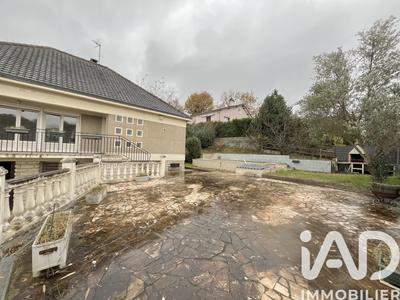 Maison - 221 m² - 13 pièces
