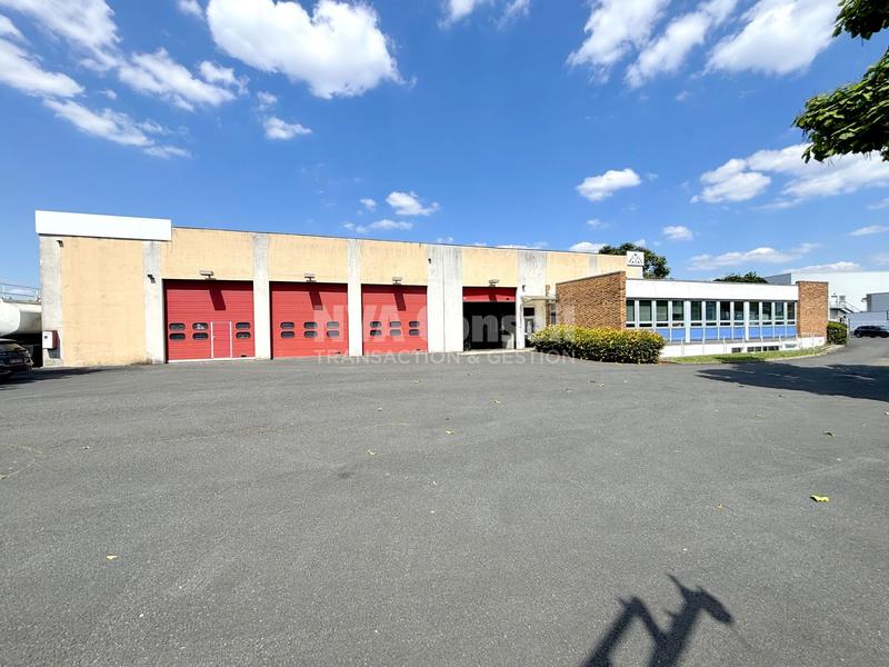 Local commercial - 1 240 m²