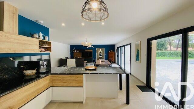 Maison - 177 m² - 6 pièces