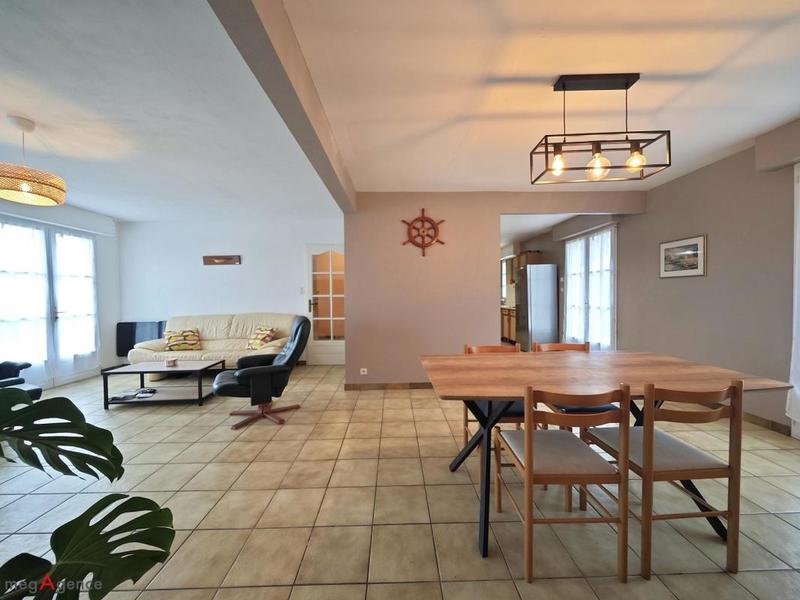 Maison - 138 m² - 5 pièces