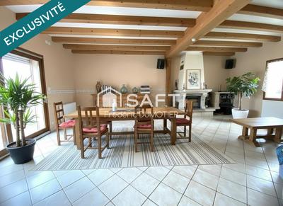 Maison - 203 m² - 6 pièces
