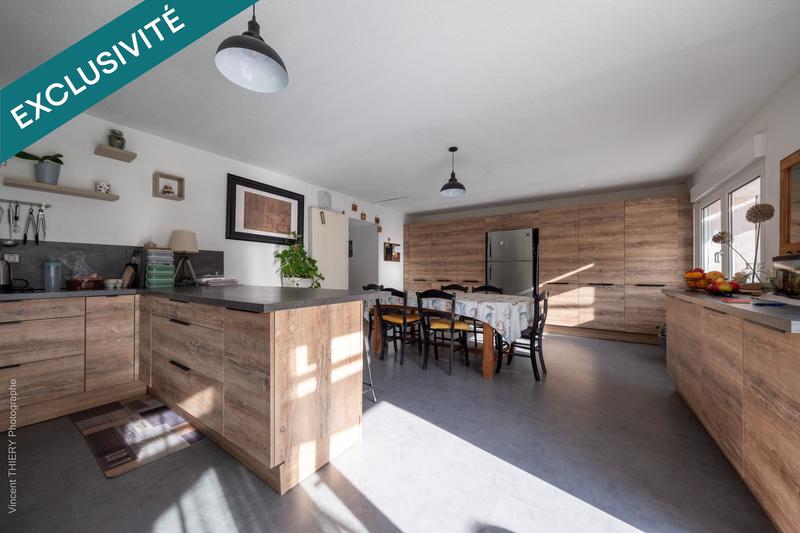 Maison - 201 m² - 7 pièces