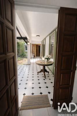 Maison - 250 m² - 12 pièces