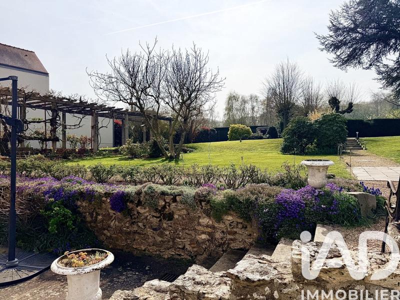 Maison - 230 m² - 7 pièces