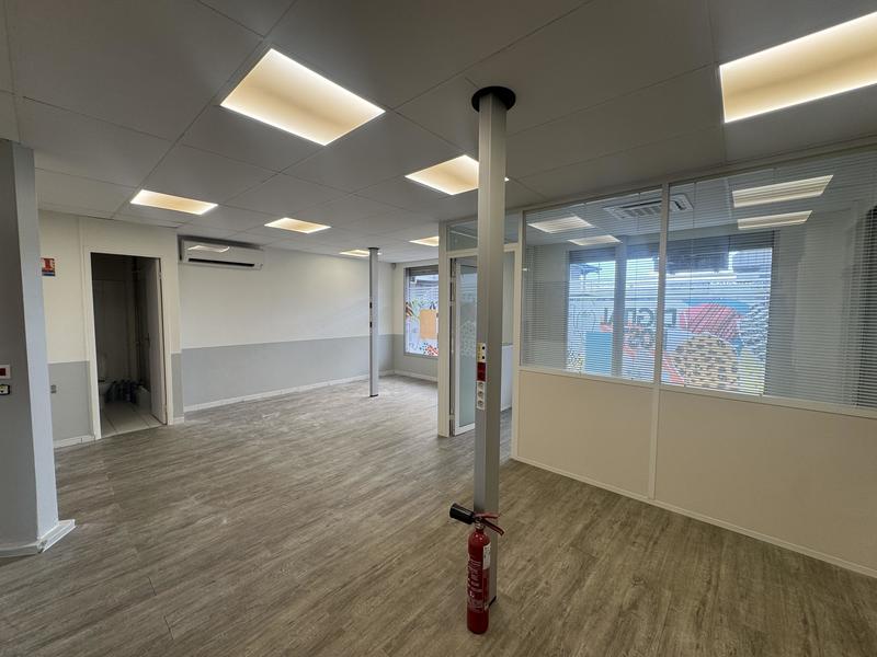 Bureau - 80 m² - 4 pièces