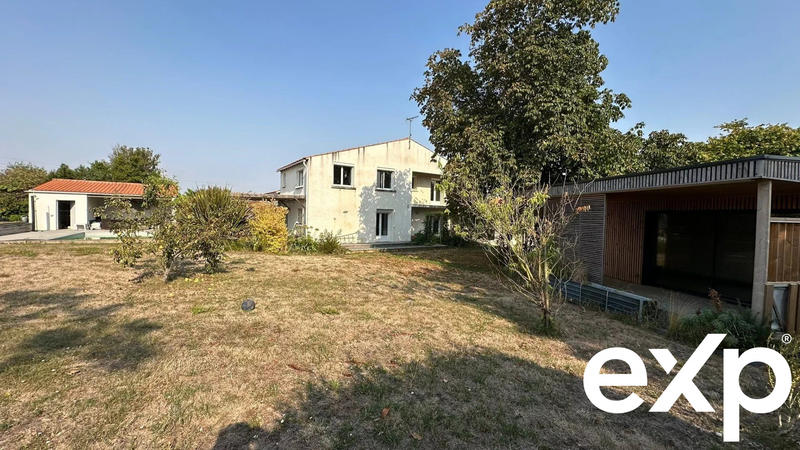 Maison - 307 m² - 10 pièces