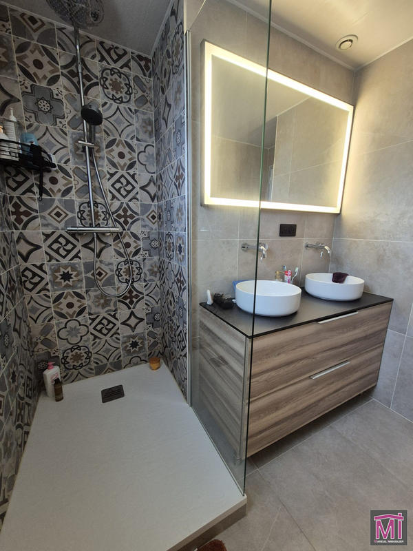 Villa - 90 m² - 5 pièces