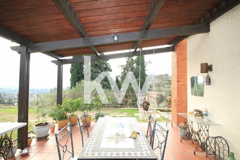 Maison - 230 m² - 6 pièces