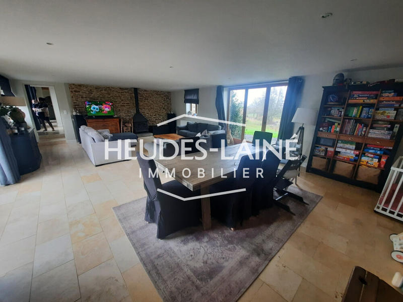 Maison - 220 m² - 8 pièces