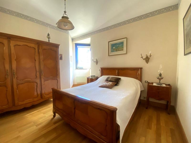 Appartement - 182 m² - 6 pièces