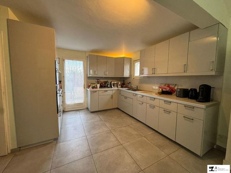 Maison traditionnelle - 157 m² - 4 pièces