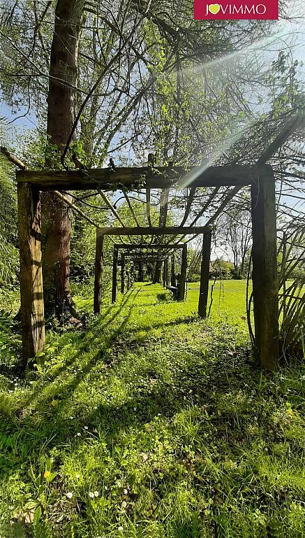 Maison - 387 m² - 12 pièces