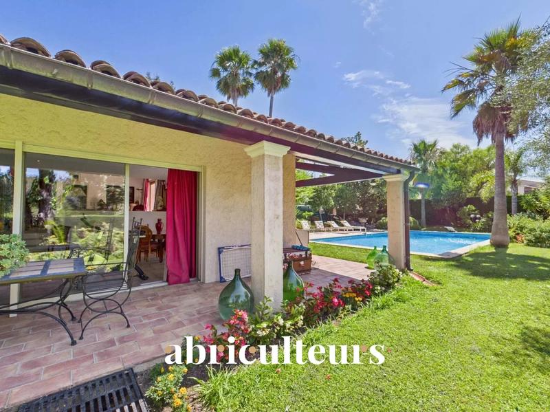 Maison - 276 m² - 7 pièces