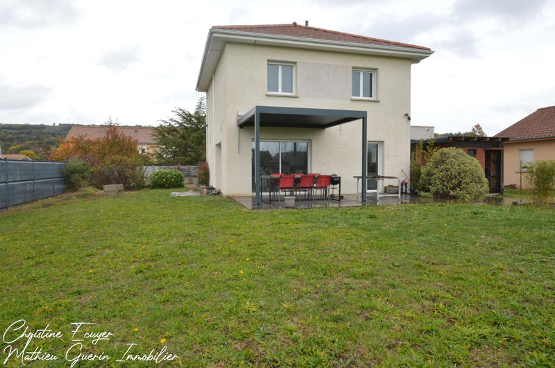 Maison - 104 m² - 4 pièces